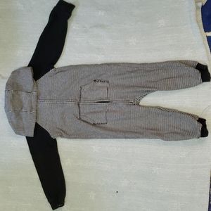 Carter's hooded zip up one piece 24 months with cute dog detail on bottom